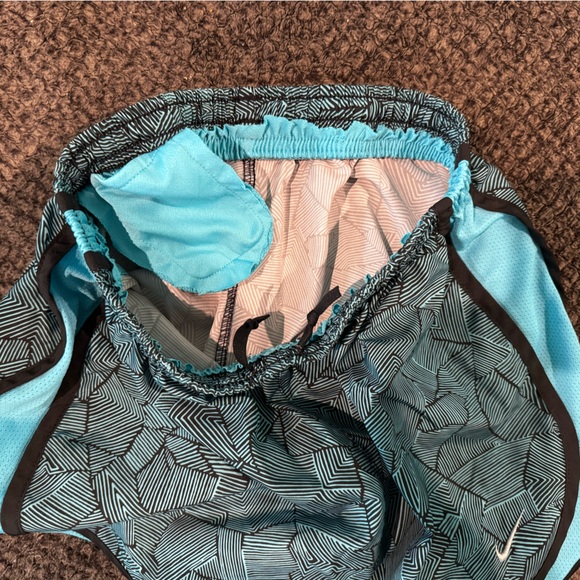 Nike Running Shorts - Picture 3 of 3